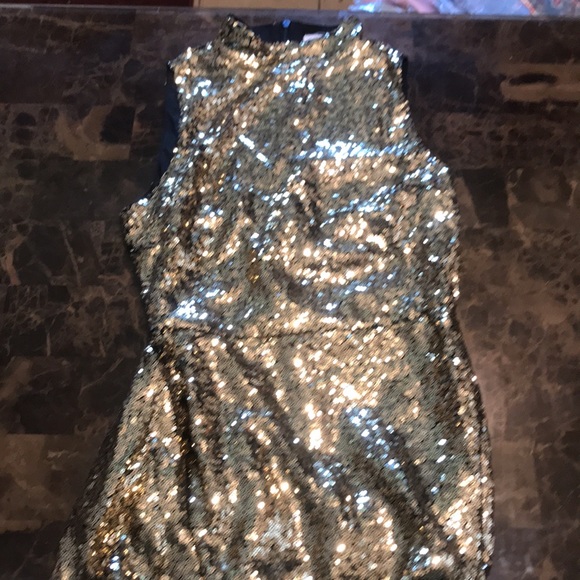 🎉Gold Sequin High Low Side Dress! - Picture 6 of 8